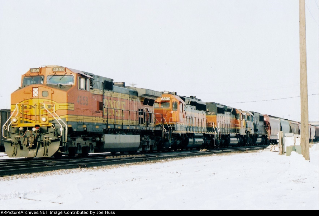 BNSF 4858 East